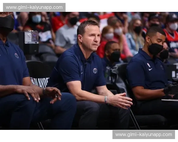 老鹰vs奇才录像：巅峰对决的篮球盛宴，看巨星如何点燃赛场